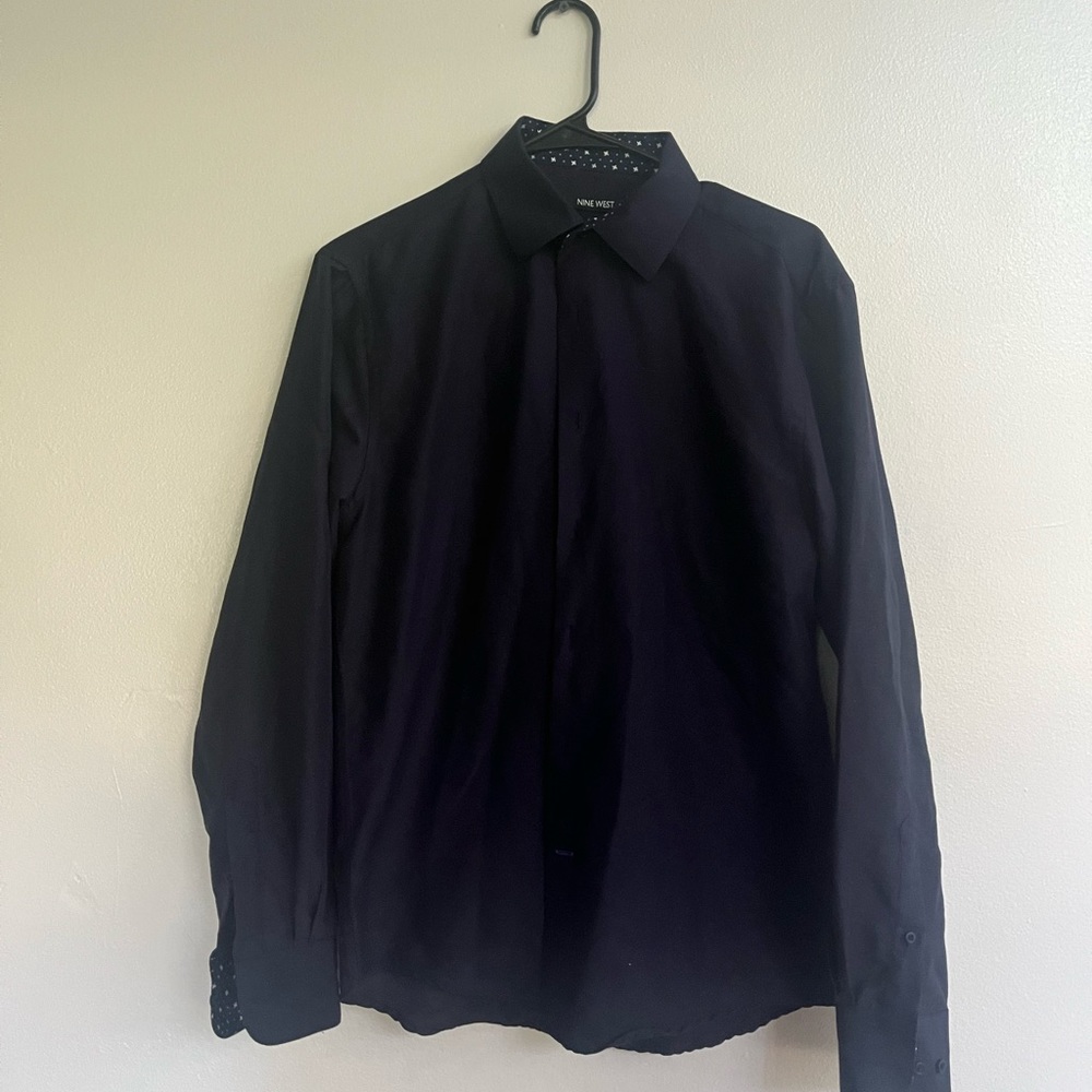 Nine West Dress Shirt Size Medium 15-15 1/2